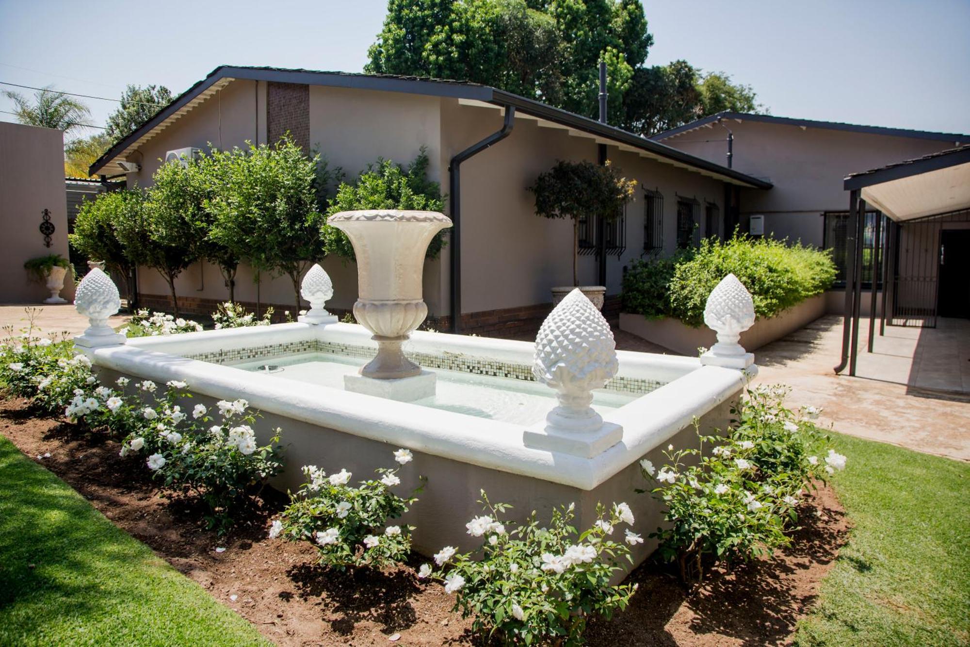 La Vida Luka - Luxury Guesthouse Pretoria-Noord Exteriör bild