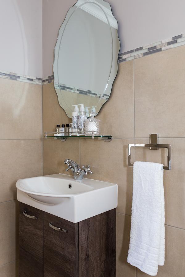 La Vida Luka - Luxury Guesthouse Pretoria-Noord Exteriör bild